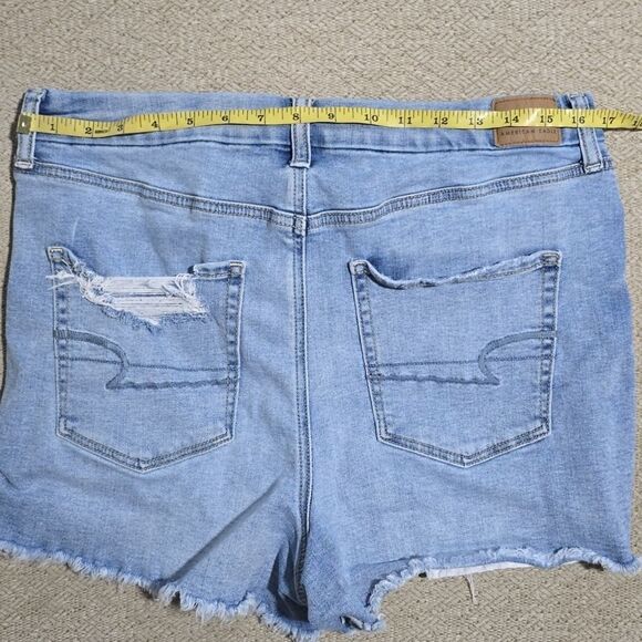 American Eagle Curvy High Rise Super Stretch Distressed Shorts - Size 16 - Picture 7 of 11